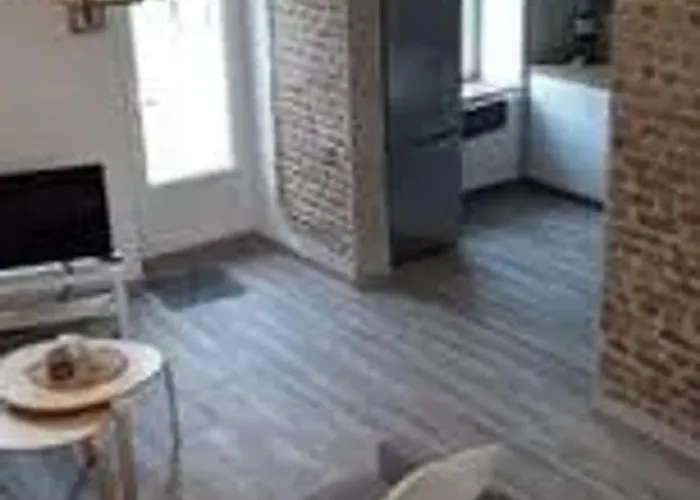 Maison Independante A Avec Jardin 175 M² *