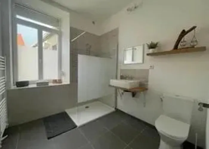 Maison Independante A Avec Jardin 175 M² Marquise